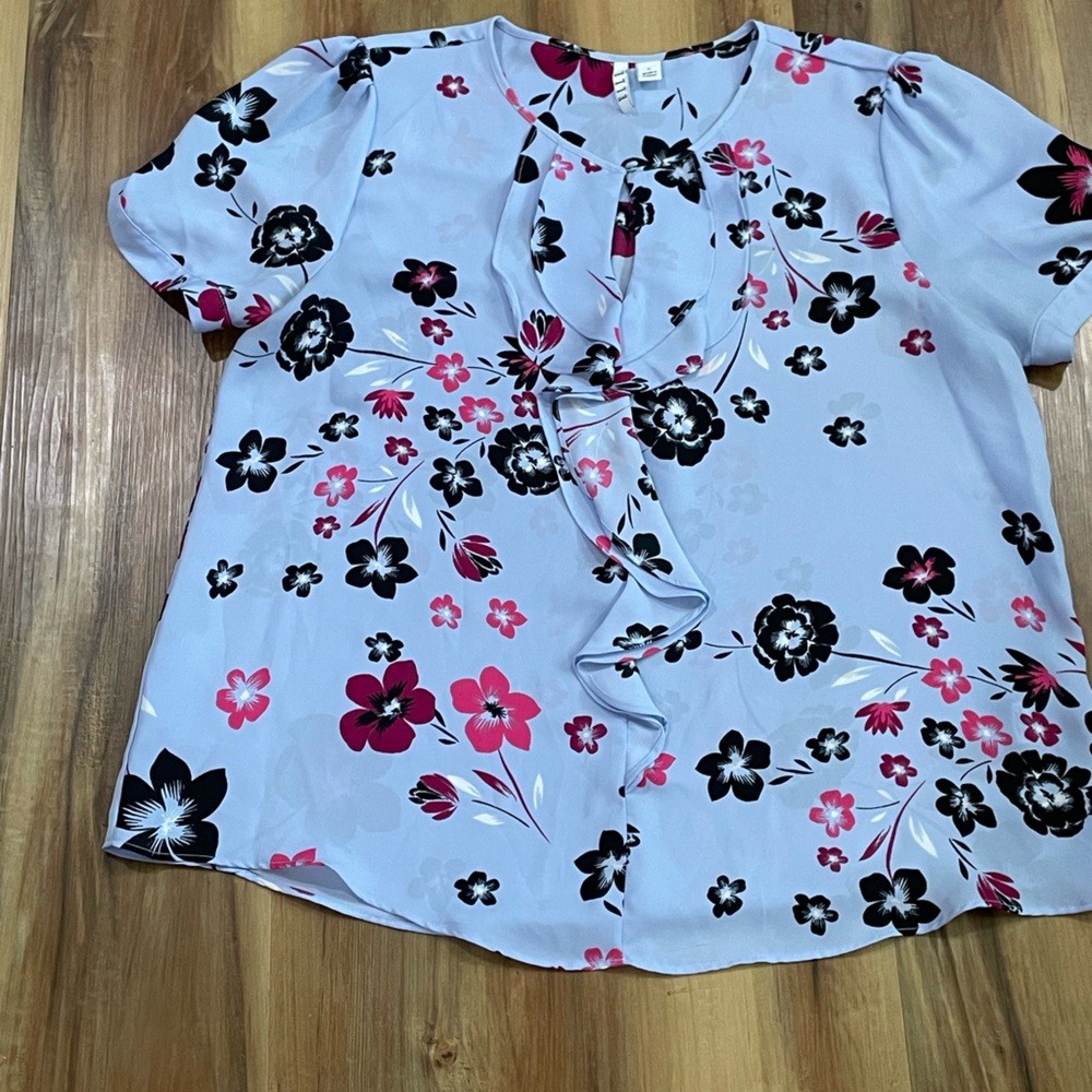 Elle Ruffled Floral Blouse Blue Pink Short Sleeve